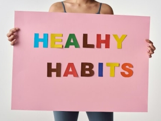Poster saying "healthy habits"